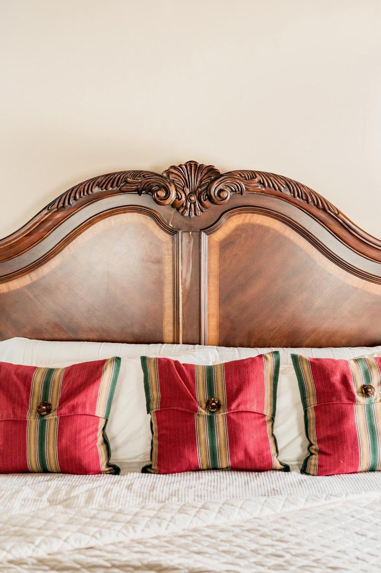 One Of These Nights - King Sized Bed - Sleeps 2 Hotell Lynchburg Exteriör bild