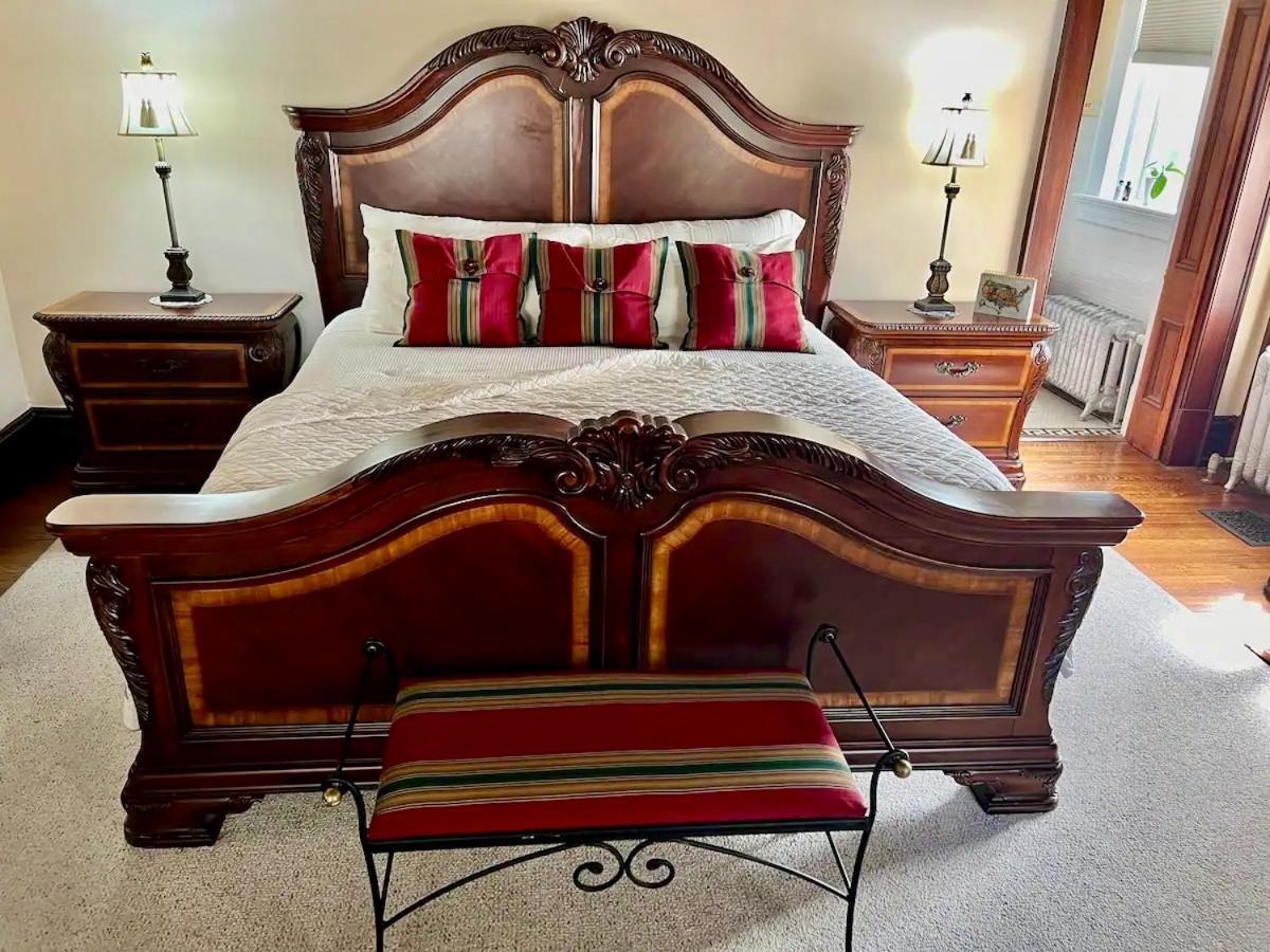 One Of These Nights - King Sized Bed - Sleeps 2 Hotell Lynchburg Exteriör bild